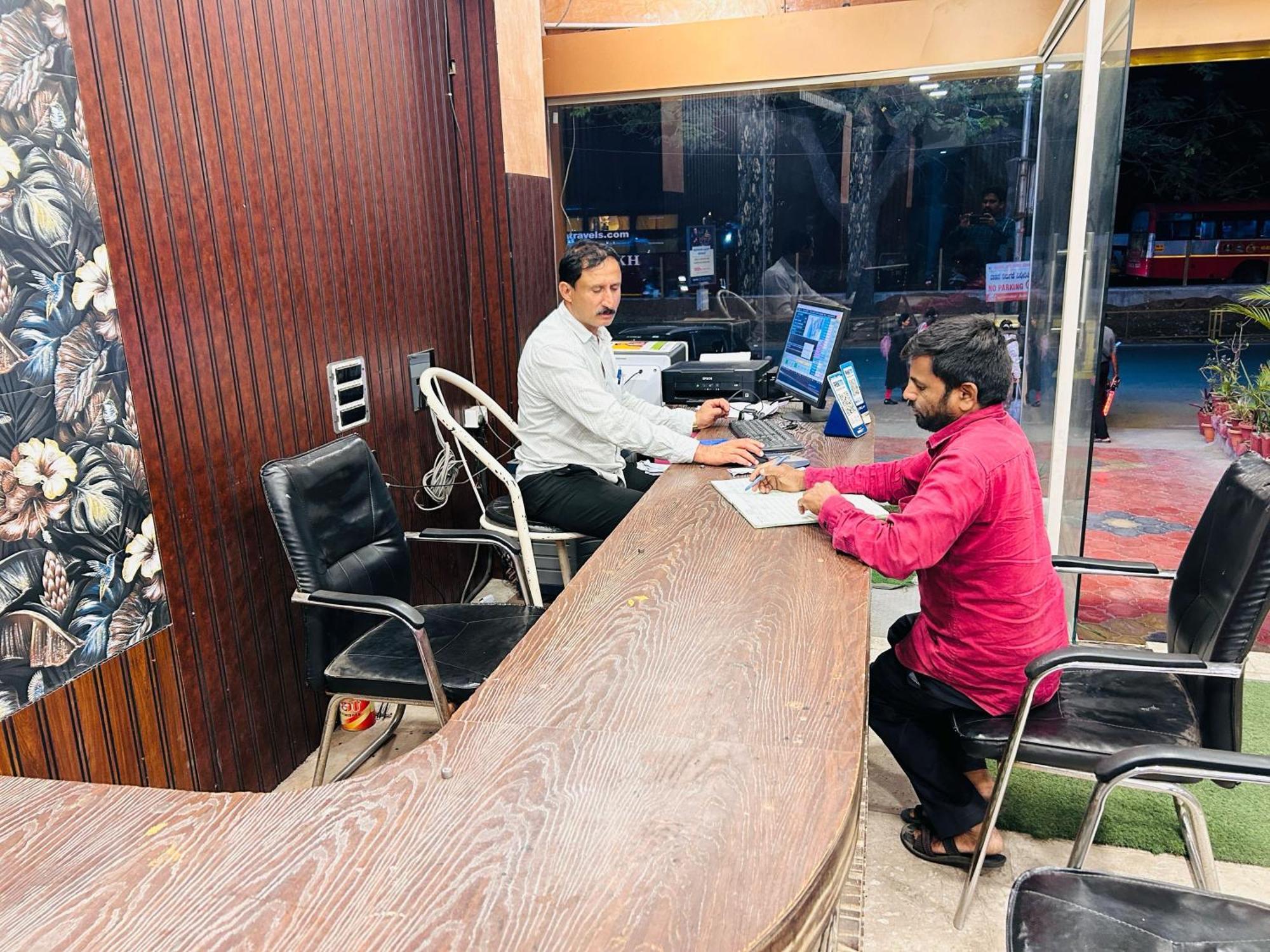 Hotel O Rajdhani Group Of Hotels マイソール エクステリア 写真